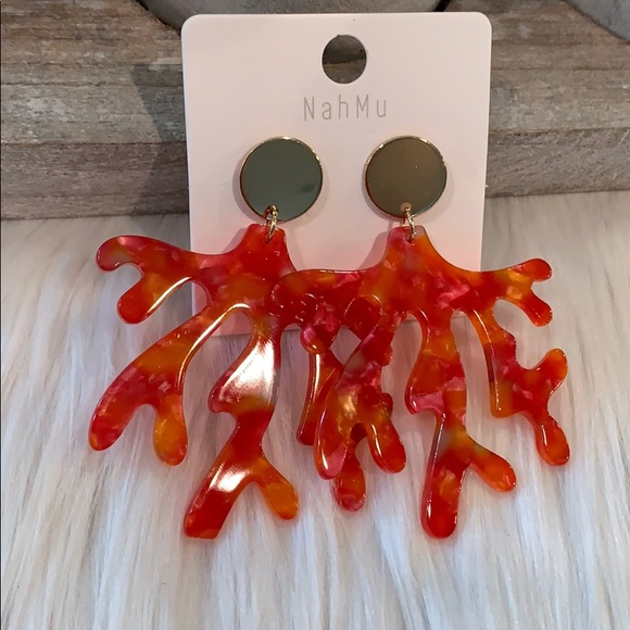 NahMu Jewelry - NWT Marble Coral Red Resin Statement Studs